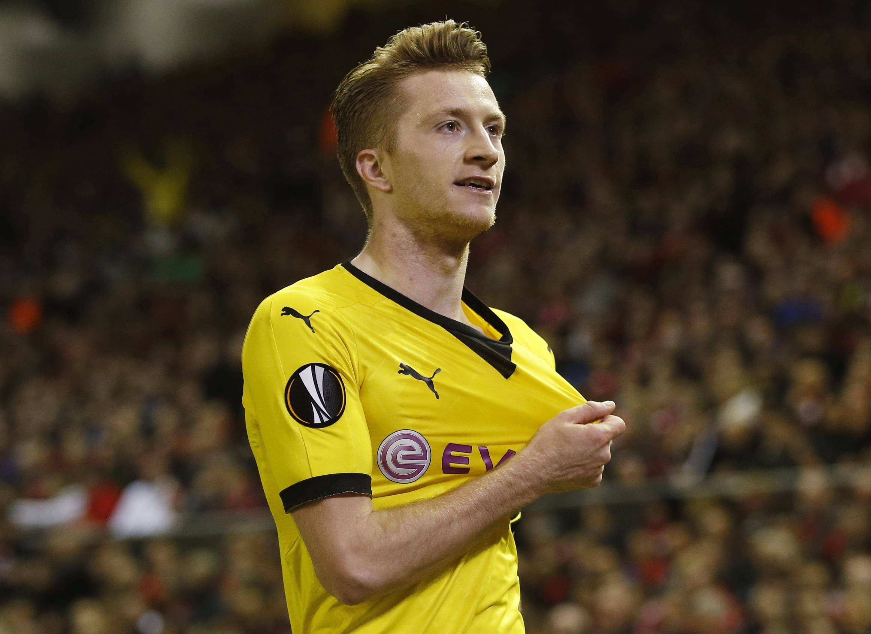 包含柏林不来梅客场获胜，升至前列的词条