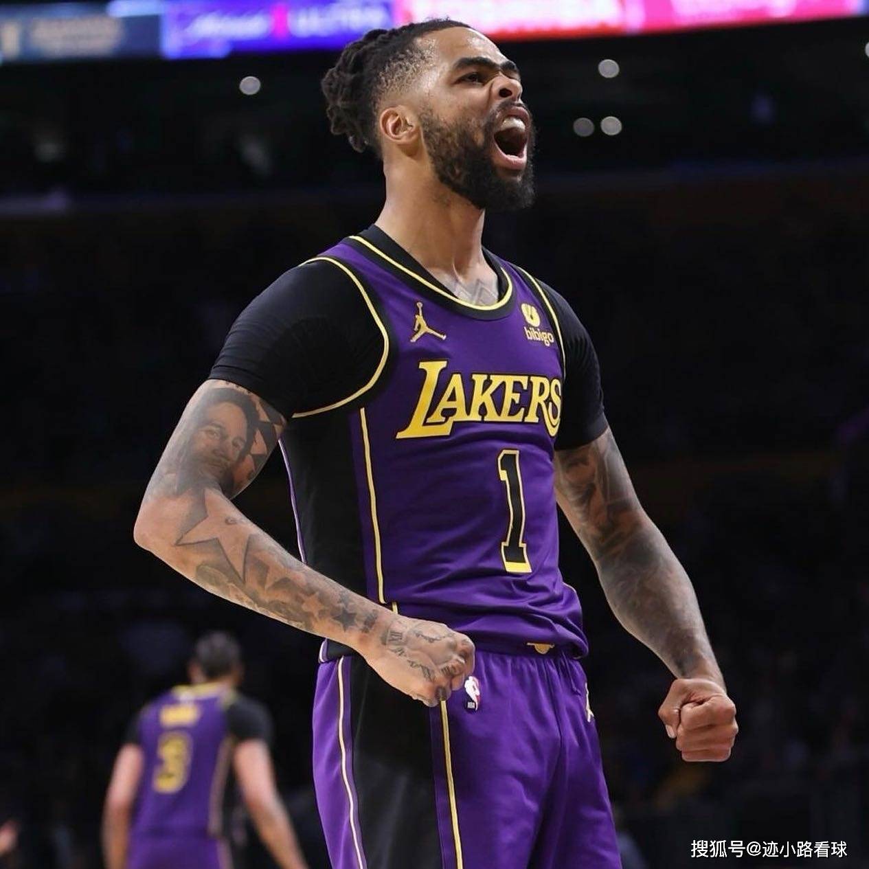 关于「黄蜂负于雄鹿，拉塞尔表现出色」的信息