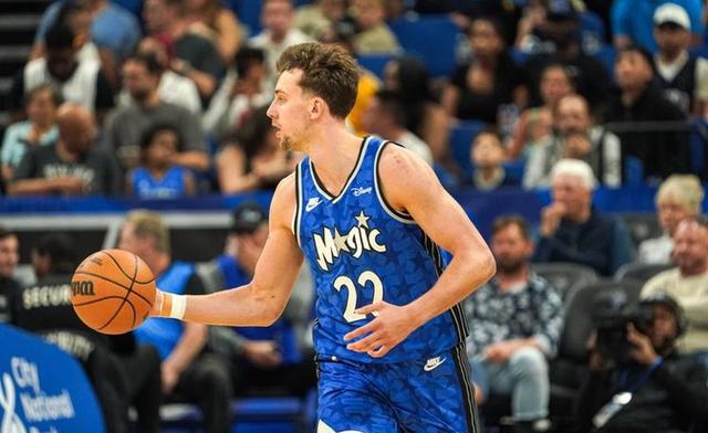 包含老鹰力克黄蜂，赢得三连胜的词条