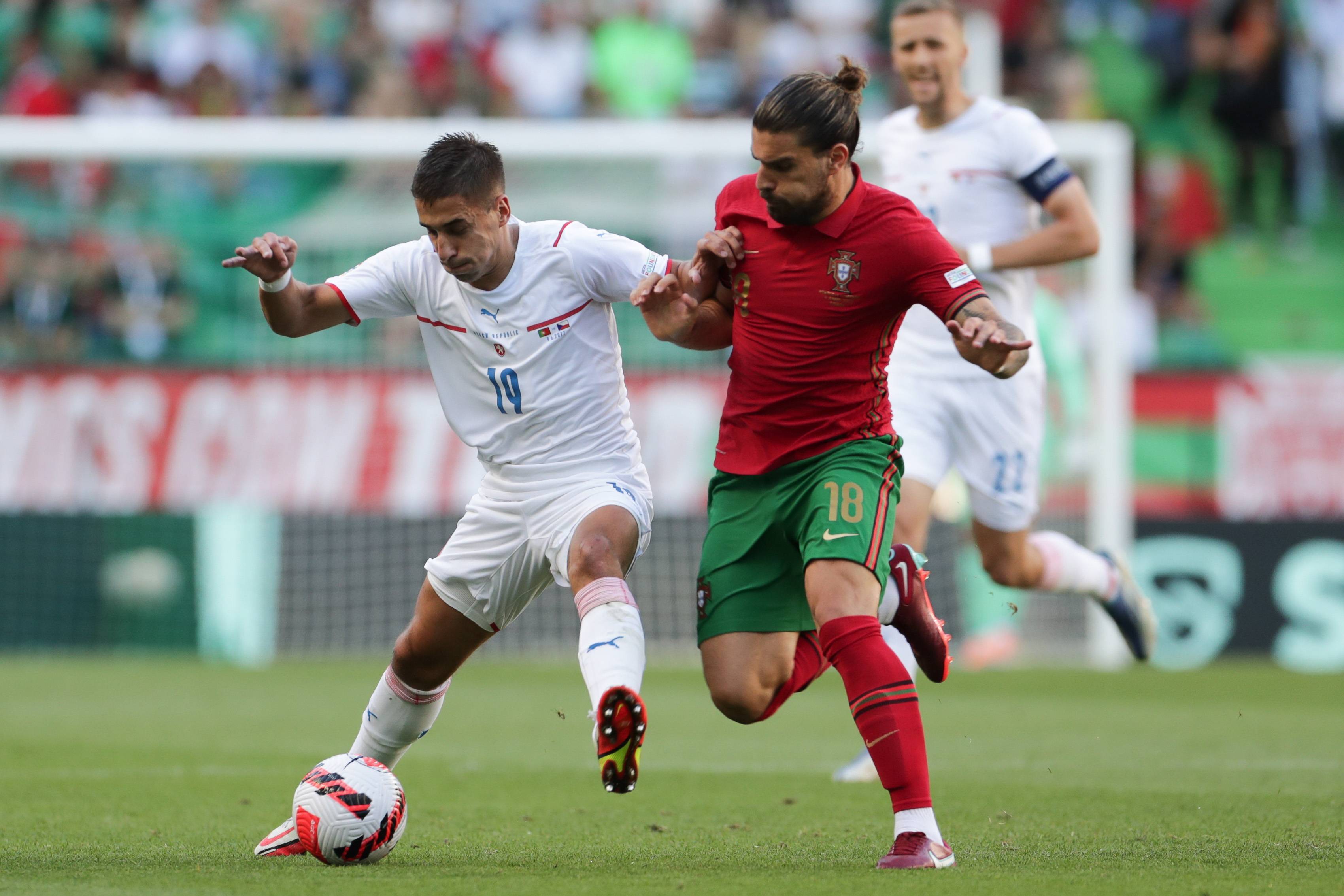 捷克击败立陶宛，晋级欧洲杯正赛