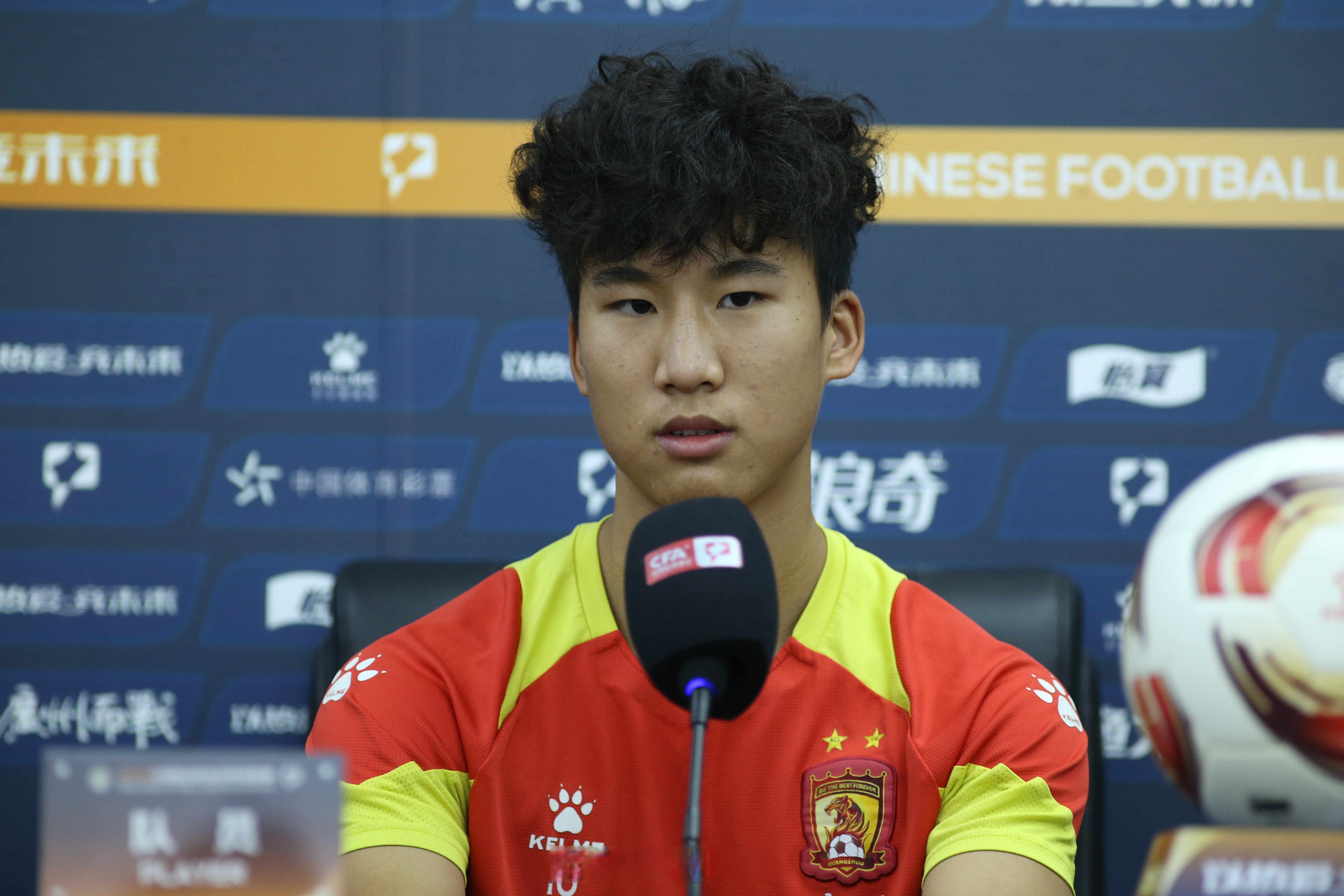 全队备战过程中传出伤病情况，球队备战压力加大的简单介绍