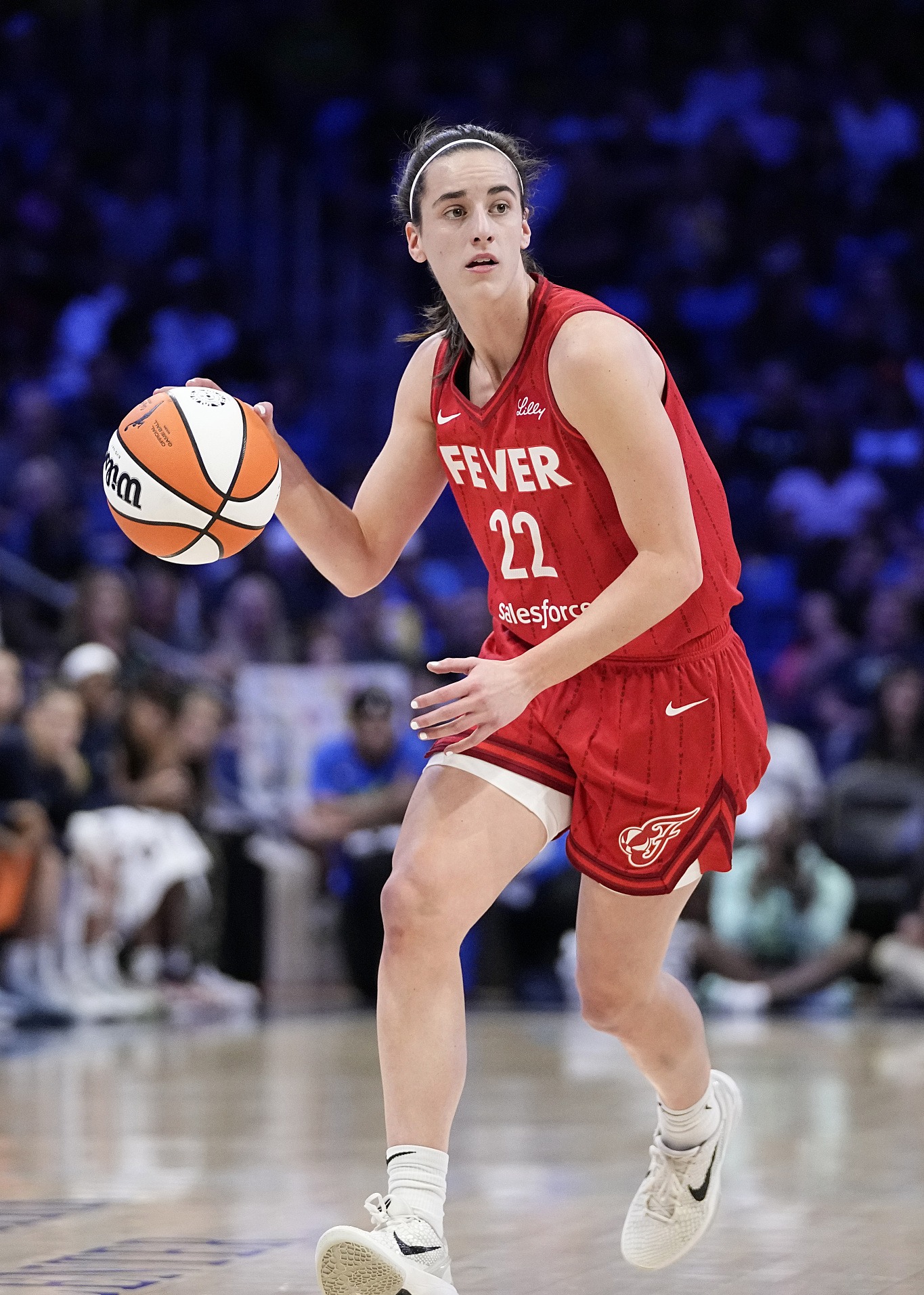 南美篮球明星秀场上表现抢眼获得称赞