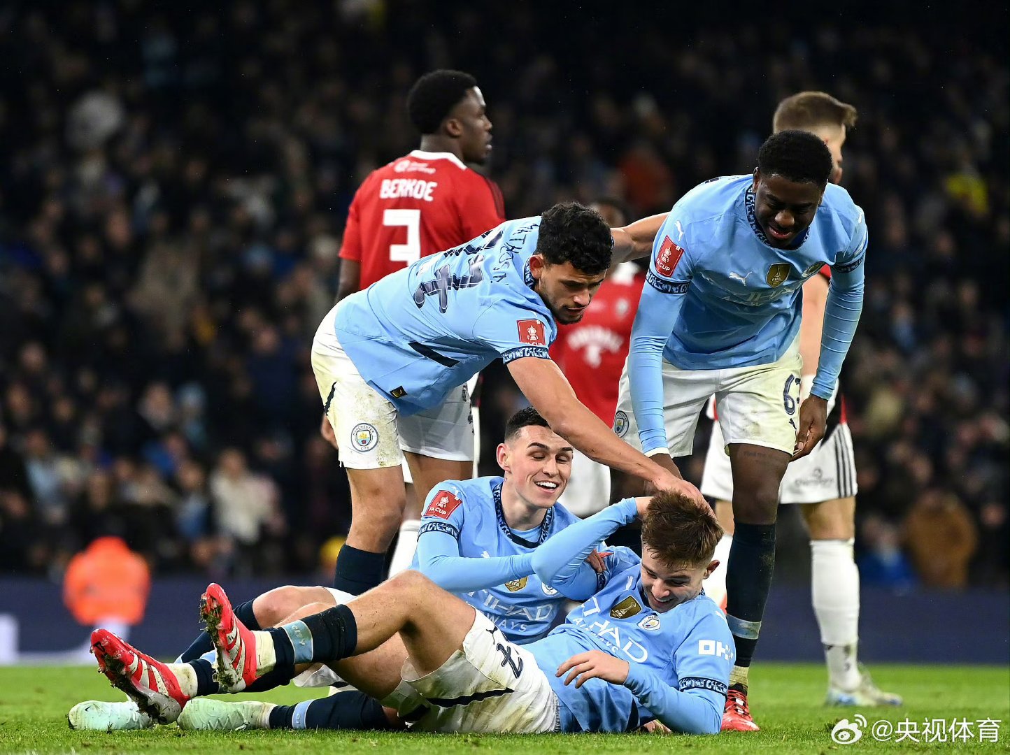 曼城稳定发挥,成功晋级欧洲赛事半决赛 曼城稳定发挥,成功晋级欧洲赛事半决赛