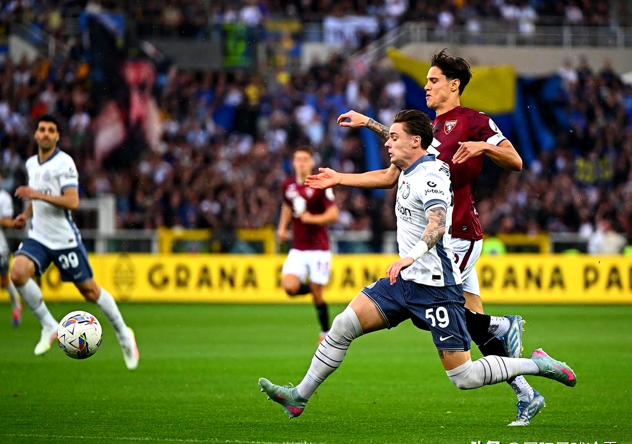 国米前锋表现抢眼,或成新赛季黑马之一 国米前锋表现抢眼,或成新赛季黑马之一