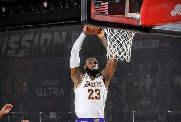 奥地利队攻击线火力全开，威胁四射