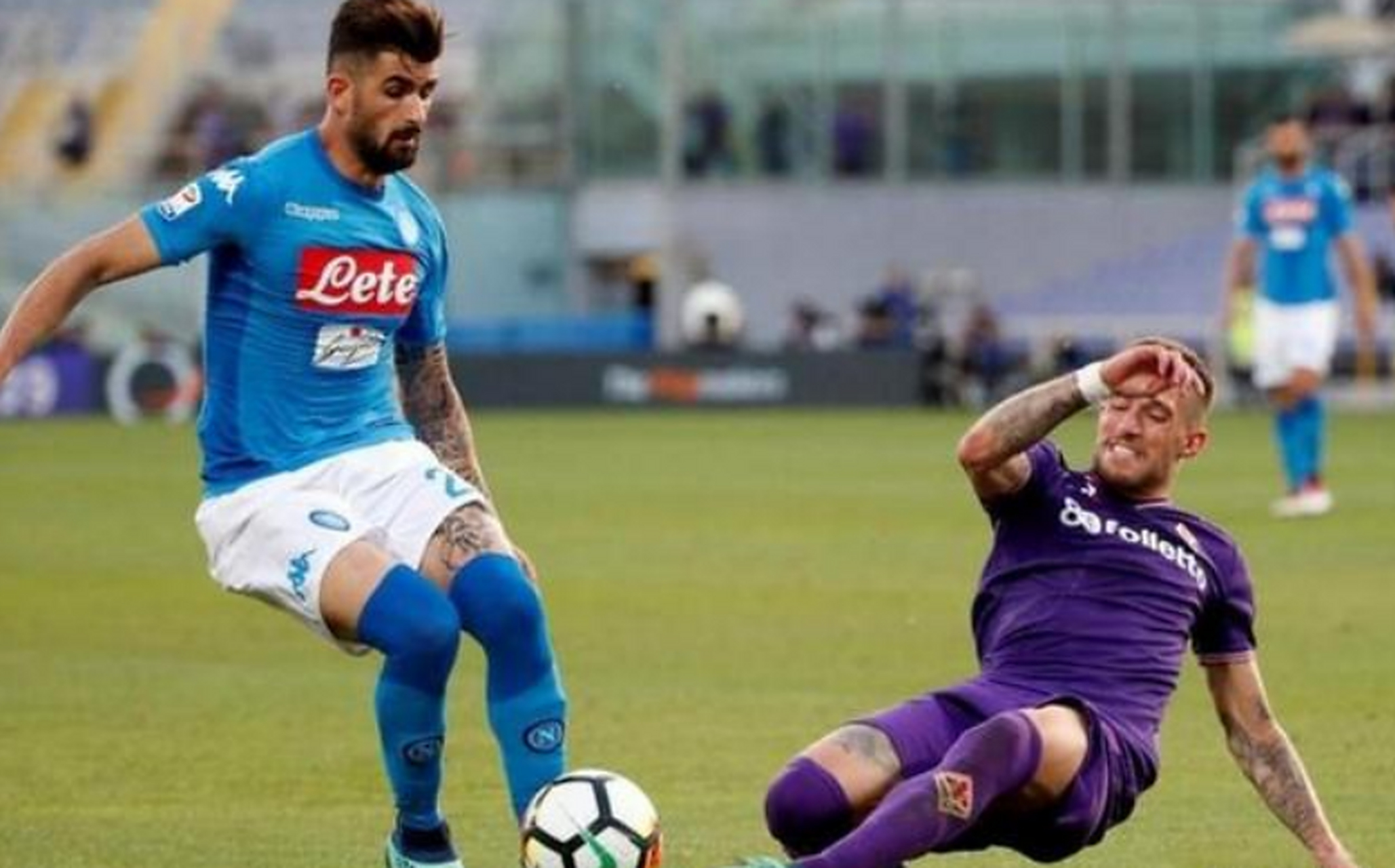 那不勒斯中场大举进攻，大获全胜