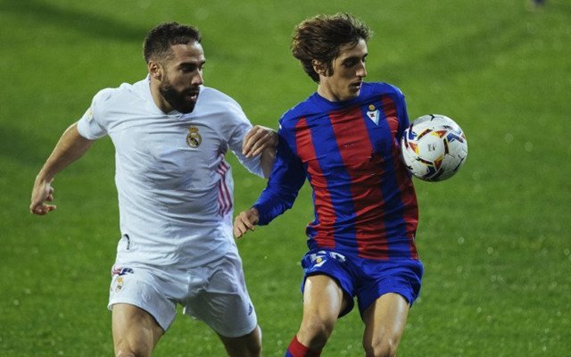 关于埃瓦尔艰难取胜，实力逐渐提升的信息