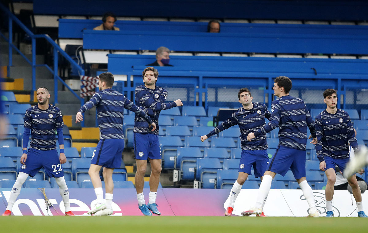 赛场上的对决焦点在于球员们的表现