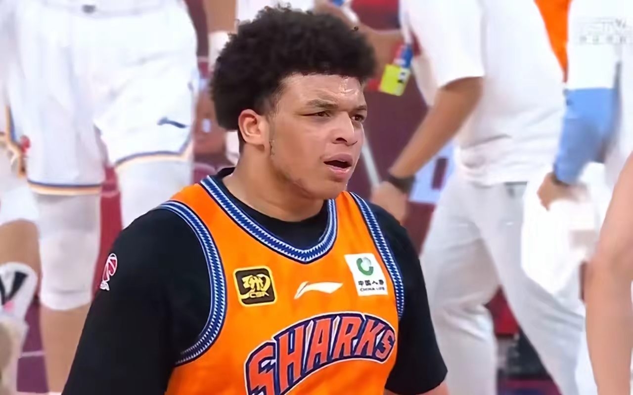 人队客场逆转艰难取胜