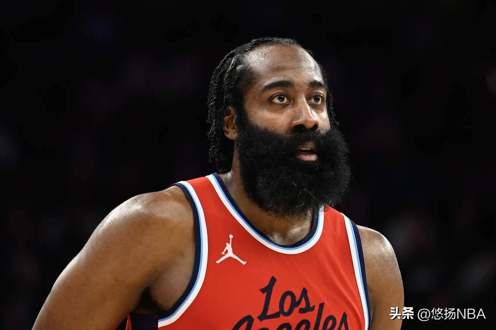 包含火箭遭遇连败，哈登需要更多的队友支持才能反弹的词条